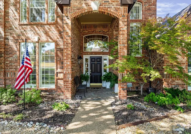 Photo 3 of Sale Pending at 1601 Bay Crest Trl, Heath, TX 75032 | MLS# 21364092 | Listing updated on 2026-09-10