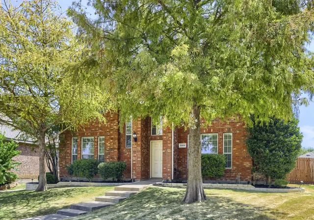 Photo 2 of Single family home for sale at 5905 Big Pine Dr, Mc Kinney, TX 75070 | MLS# 21363044 | Listing updated on 2026-09-09
