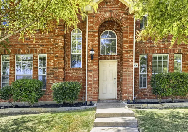 Photo 3 of Single family home for sale at 5905 Big Pine Dr, Mc Kinney, TX 75070 | MLS# 21363044 | Listing updated on 2026-09-09