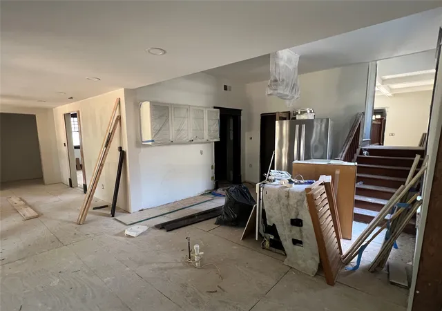 Photo 3 of Single family home for sale at 5511 Tremont St, Dallas, TX 75214 | MLS# 21366517 | Listing updated on 2026-10-02