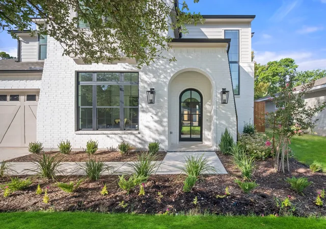 Photo 3 of Sale Pending at 603 Brookhurst Dr, Dallas, TX 75218 | MLS# 21366705 | Listing updated on 2026-09-09