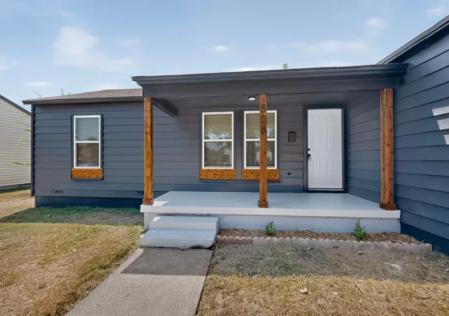 Photo 3 of Sale Pending at 808 Lilac Dr, Garland, TX 75040 | MLS# 21366214 | Listing updated on 2026-10-07