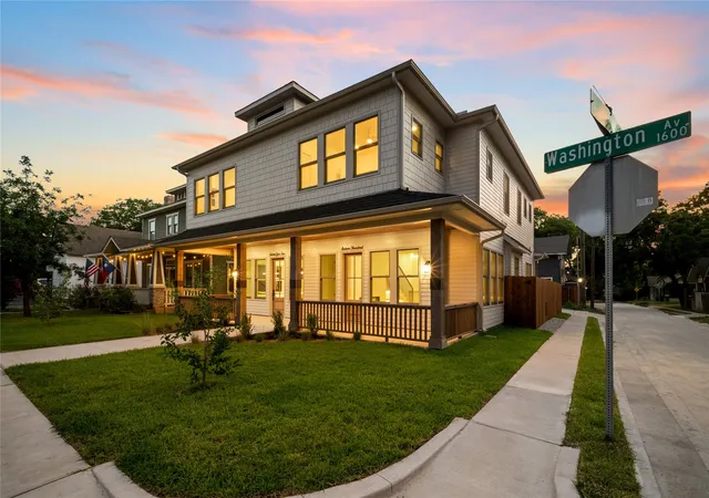 Photo 2 of Townhouse for sale at 1600 Washinton Ave, Fort Worth, TX 76104 | MLS# 21332256 | Listing updated on 2026-10-04