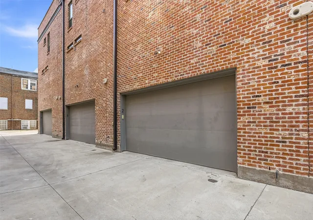 Photo 4 of Condo for sale at 1900 Caddo St #2, Dallas, TX 75204 | MLS# 21366588 | Listing updated on 2026-09-08