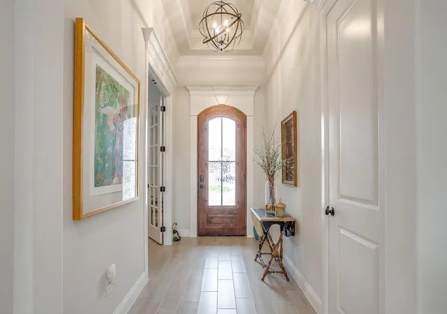 Photo 4 of Single family home for sale at 2172 Middlewood Cir, Granbury, TX 76049 | MLS# 21365712 | Listing updated on 2026-09-12