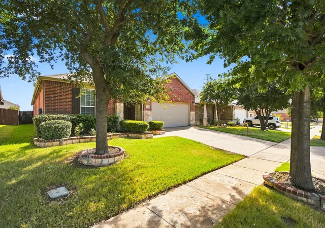 Photo 3 of Single family home for sale at 2332 Angoni Wy, Fort Worth, TX 76131 | MLS# 21366749 | Listing updated on 2026-09-24