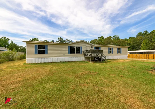 Photo 2 of Manufactured home for sale at 8238 Blanchard Furrh, Shreveport, LA 71107 | MLS# 21364726 | Listing updated on 2026-09-11