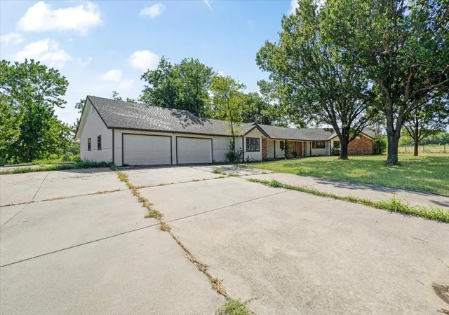 Photo 2 of Single family home for sale at 5292 Preston Rd, Denison, TX 75020 | MLS# 21363178 | Listing updated on 2026-09-11