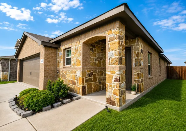 Photo 2 of Sale Pending at 917 Sunrise Ln, Royse City, TX 75189 | MLS# 21366896 | Listing updated on 2026-09-15