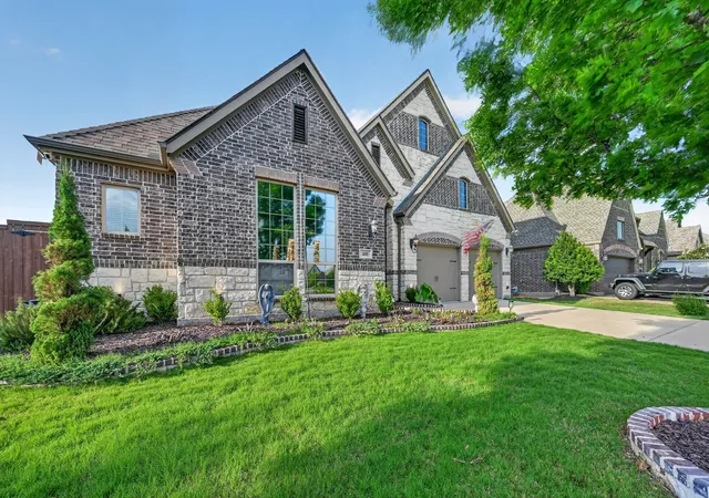 Photo 3 of Single family home for sale at 400 Trailside Dr, Prosper, TX 75078 | MLS# 21366925 | Listing updated on 2026-09-09