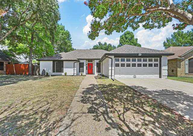 Photo 1 of Single family home for sale at 2530 Seven Hills Dr, Grand Prairie, TX 75052 | MLS# 21364901 | Listing updated on 2026-09-15