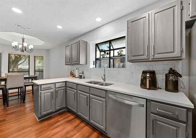 Photo 3 of Single family home for sale at 2530 Seven Hills Dr, Grand Prairie, TX 75052 | MLS# 21364901 | Listing updated on 2026-09-15