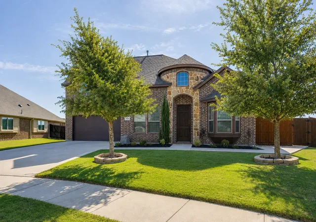 Photo 2 of Sale Pending at 4604 Brookside Dr, Denton, TX 76226 | MLS# 21365780 | Listing updated on 2026-09-09