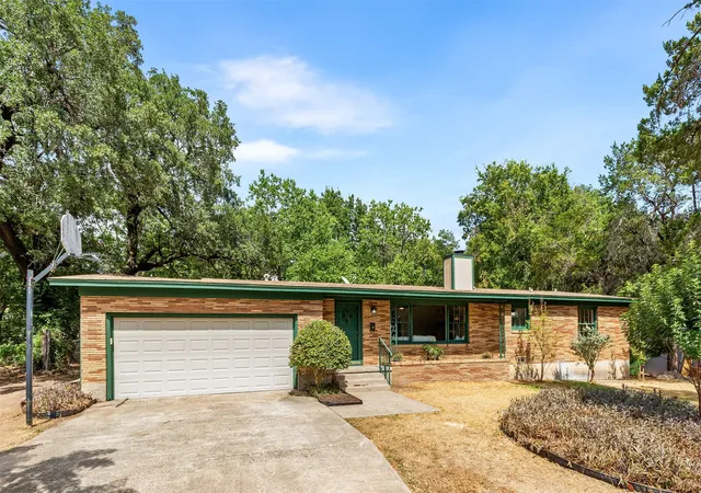 Photo 4 of Single family home for sale at 4601 Robinwood Dr, Waco, TX 76708 | MLS# 21366942 | Listing updated on 2026-09-09