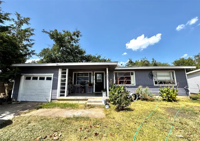 Photo 1 of Single family home for sale at 1202 Huddleston Dr, Grand Prairie, TX 75050 | MLS# 21366954 | Listing updated on 2026-09-14