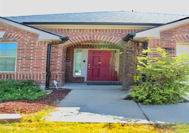 Photo 3 of Single family home for sale at 809 Kinghaven Dr, Little Elm, TX 75068 | MLS# 21366101 | Listing updated on 2026-09-12
