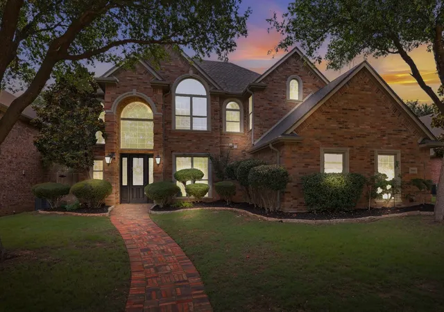 Photo 2 of Single family home for sale at 7908 Country Meadow Dr, North Richland Hills, TX 76182 | MLS# 21366081 | Listing updated on 2026-09-11