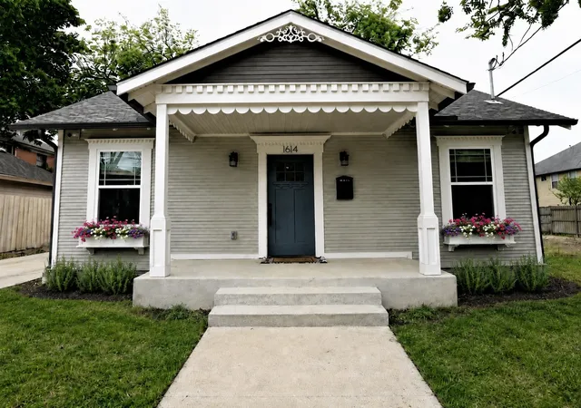 Photo 1 of Single family home for sale at 1614 Hubert St, Dallas, TX 75206 | MLS# 21366713 | Listing updated on 2026-09-16