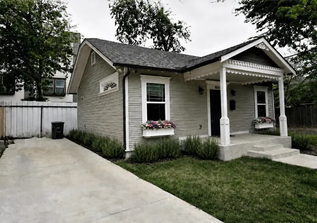 Photo 2 of Single family home for sale at 1614 Hubert St, Dallas, TX 75206 | MLS# 21366713 | Listing updated on 2026-09-16