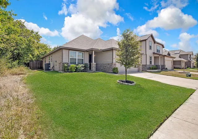Photo 3 of Single family home for sale at 2441 Bear Oak Dr, Fort Worth, TX 76123 | MLS# 21366819 | Listing updated on 2026-09-09