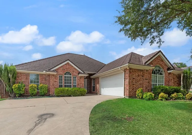 Photo 25 of Single family home for sale at 721 Herman Dr, Hurst, TX 76054 | MLS# 21367026 | Listing updated on 2026-09-12
