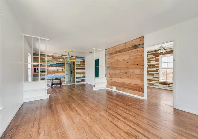 Photo 4 of Single family home for sale at 2831 Grafton Ave, Dallas, TX 75211 | MLS# 21365298 | Listing updated on 2026-10-20
