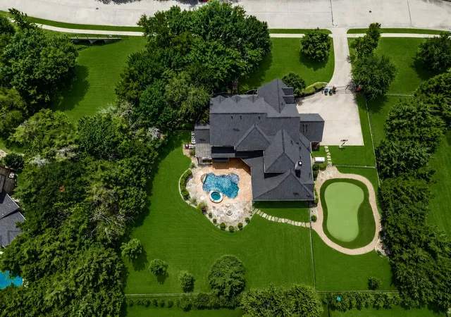 Photo 4 of Sale Pending at 424 Wyndemere Blvd, Heath, TX 75032 | MLS# 21366695 | Listing updated on 2026-09-09