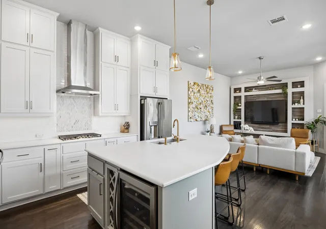 Photo 1 of Single family home for sale at 5105 Artemesia Ln, Dallas, TX 75209 | MLS# 21366245 | Listing updated on 2026-09-12