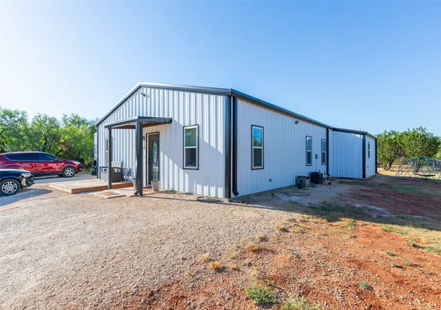 Photo 1 of Sale Pending at 207 Avenida De Coronada, Abilene, TX 79602 | MLS# 21367096 | Listing updated on 2026-09-10