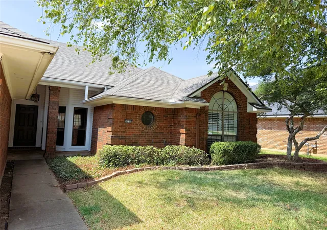 Photo 2 of Single family home for sale at 5721 Bluebonnett Dr, Bossier City, LA 71112 | MLS# 21367123 | Listing updated on 2026-09-12