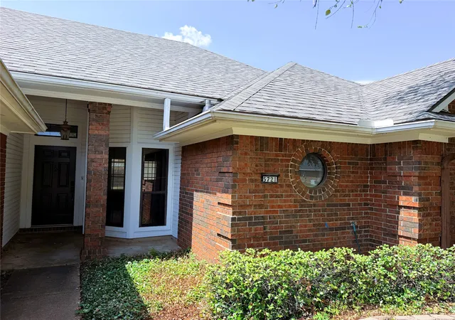 Photo 3 of Single family home for sale at 5721 Bluebonnett Dr, Bossier City, LA 71112 | MLS# 21367123 | Listing updated on 2026-09-12