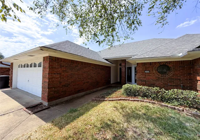 Photo 4 of Single family home for sale at 5721 Bluebonnett Dr, Bossier City, LA 71112 | MLS# 21367123 | Listing updated on 2026-09-12