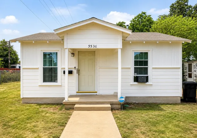 Photo 1 of Single family home for sale at 5536 Farnsworth Ave, Fort Worth, TX 76107 | MLS# 21367151 | Listing updated on 2026-09-08