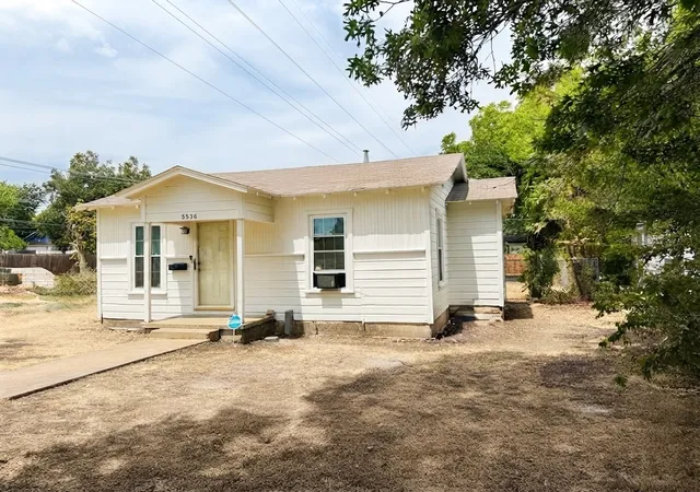 Photo 2 of Single family home for sale at 5536 Farnsworth Ave, Fort Worth, TX 76107 | MLS# 21367151 | Listing updated on 2026-09-08