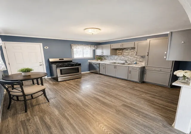 Photo 4 of Single family home for sale at 5536 Farnsworth Ave, Fort Worth, TX 76107 | MLS# 21367151 | Listing updated on 2026-09-08