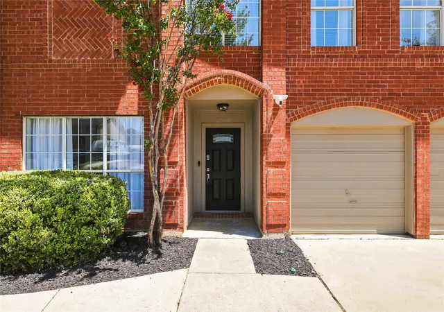 Photo 40 of Sale Pending at 2701 Vistaview Dr, Corinth, TX 76210 | MLS# 21358635 | Listing updated on 2026-10-05