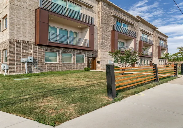 Photo 3 of Multi family home for sale at 312 Feliks Gwozdz Pl, Fort Worth, TX 76104 | MLS# 21367141 | Listing updated on 2026-09-12