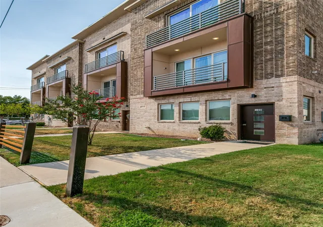 Photo 3 of Multi family home for sale at 312 Feliks Gwozdz Pl, Fort Worth, TX 76104 | MLS# 21367141 | Listing updated on 2026-09-12