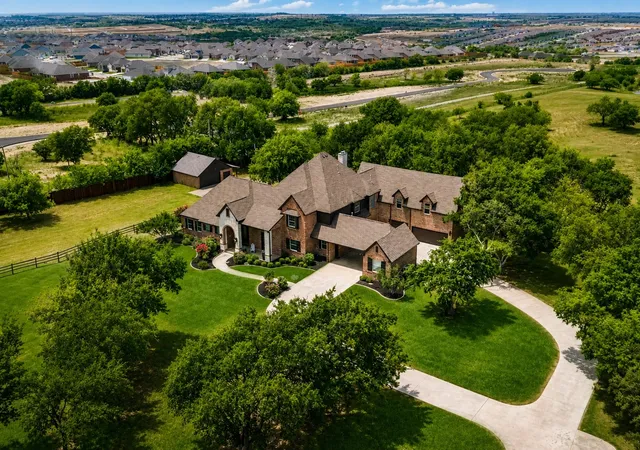 Photo 1 of Single family home for sale at 9516 Park Dr, Fort Worth, TX 76179 | MLS# 21367196 | Listing updated on 2026-09-08
