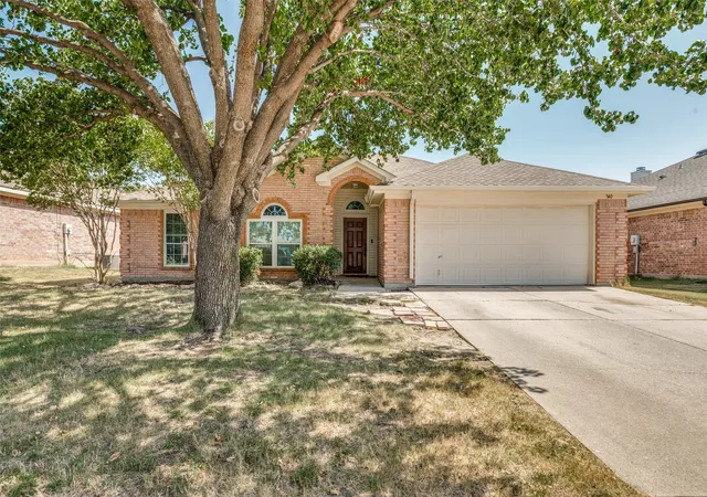 Photo 1 of Single family home for sale at 540 Cambridge Dr, Saginaw, TX 76179 | MLS# 21364838 | Listing updated on 2026-10-05