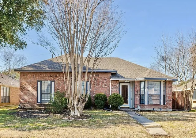Photo 1 of Single family home for sale at 2313 Lakeshore Ln, Rowlett, TX 75088 | MLS# 21362323 | Listing updated on 2026-09-12