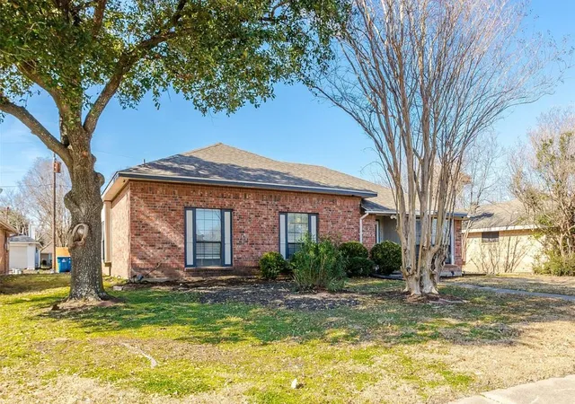 Photo 2 of Single family home for sale at 2313 Lakeshore Ln, Rowlett, TX 75088 | MLS# 21362323 | Listing updated on 2026-09-12