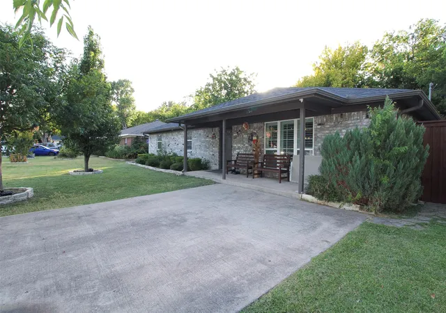 Photo 4 of Single family home for sale at 372 Perch Rd, Rockwall, TX 75032 | MLS# 21367251 | Listing updated on 2026-09-12