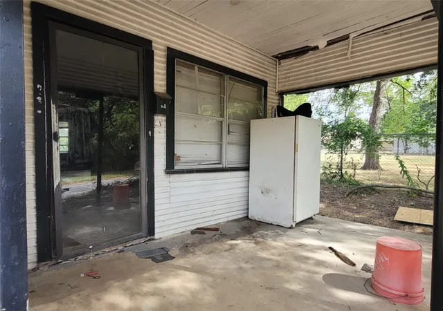 Photo 3 of Single family home for sale at 1020 Ne 8th, Paris, TX 75460 | MLS# 21365692 | Listing updated on 2026-09-13