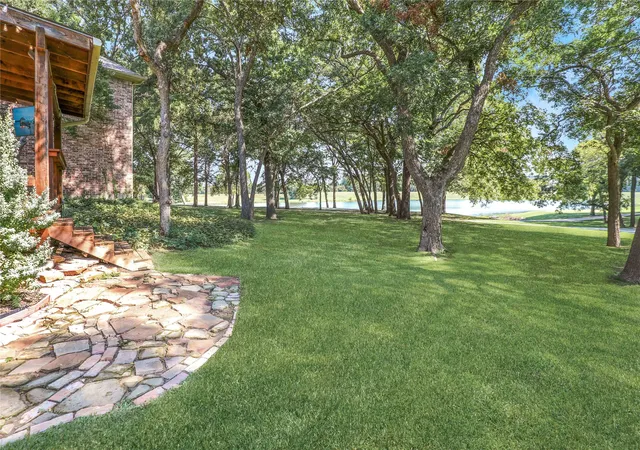 Photo 2 of Single family home for sale at 1814 Lakeshore Ct, Mc Kinney, TX 75072 | MLS# 21360381 | Listing updated on 2026-09-13