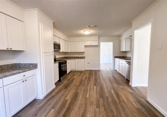 Photo 1 of Single family home for sale at 305 Rash Ln, Terrell, TX 75160 | MLS# 21365941 | Listing updated on 2026-09-17