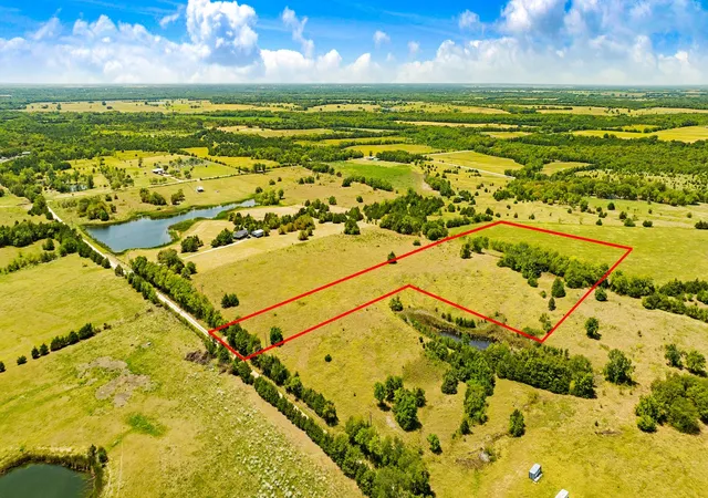 Photo 1 of Sale Pending at 000 Cr 26050, Roxton, TX 75477 | MLS# 21367337 | Listing updated on 2026-09-10