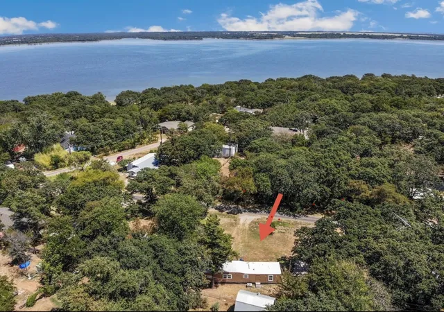 Photo 3 of Manufactured home for sale at 265 Robin Hood Rd, Gordonville, TX 76245 | MLS# 21366678 | Listing updated on 2026-10-02