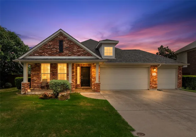 Photo 1 of Single family home for sale at 11324 Kenny Dr, Fort Worth, TX 76244 | MLS# 21359459 | Listing updated on 2026-09-10