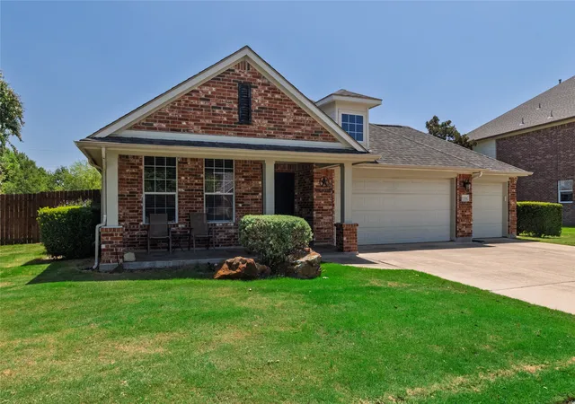 Photo 3 of Single family home for sale at 11324 Kenny Dr, Fort Worth, TX 76244 | MLS# 21359459 | Listing updated on 2026-09-10